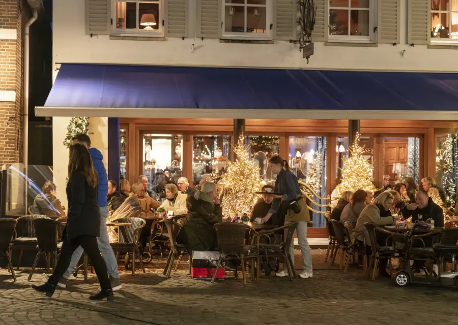 Lokale ondernemer in het centrum van Ootmarsum